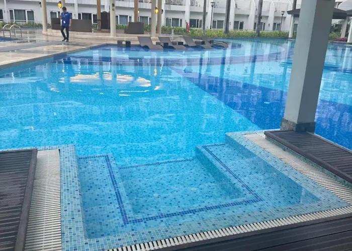 Shell Serenity Near Mall Of 4*